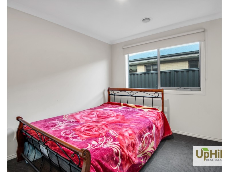 143 Lineham Drive, Cranbourne East VIC 3977