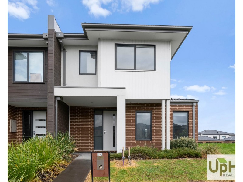 14 Harrison Way, Pakenham VIC 3810