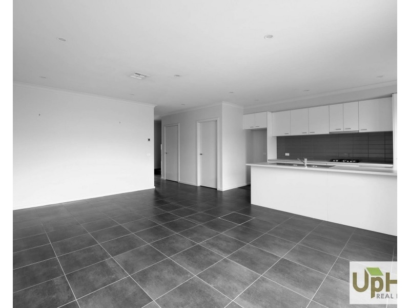 14 Harrison Way, Pakenham VIC 3810