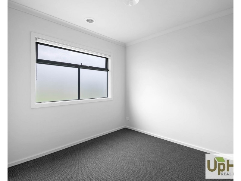 14 Harrison Way, Pakenham VIC 3810