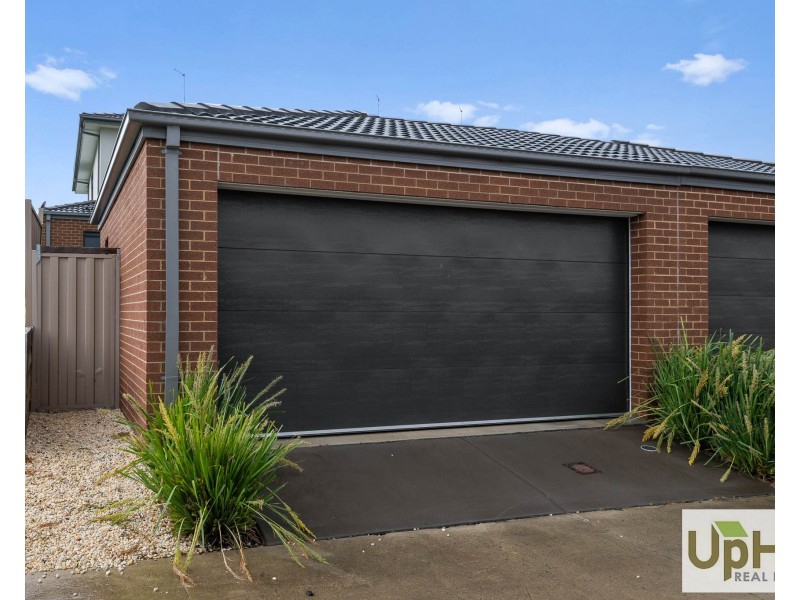 14 Harrison Way, Pakenham VIC 3810