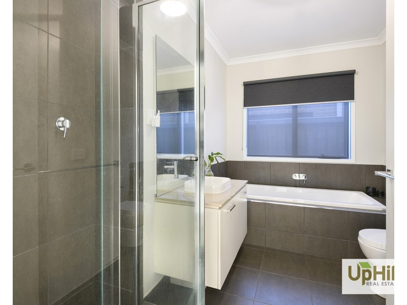 20 Diversity Road, Clyde North VIC 3978