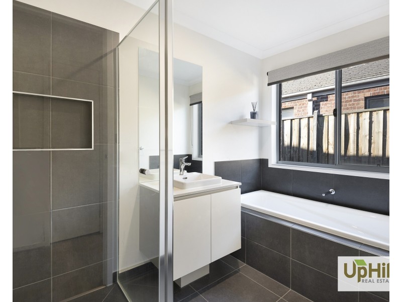 34 Damice Street, Clyde North VIC 3978