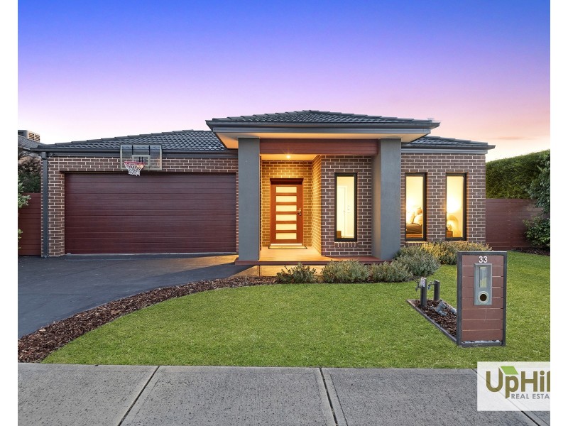 33 Hill Farm Drive, Clyde North VIC 3978