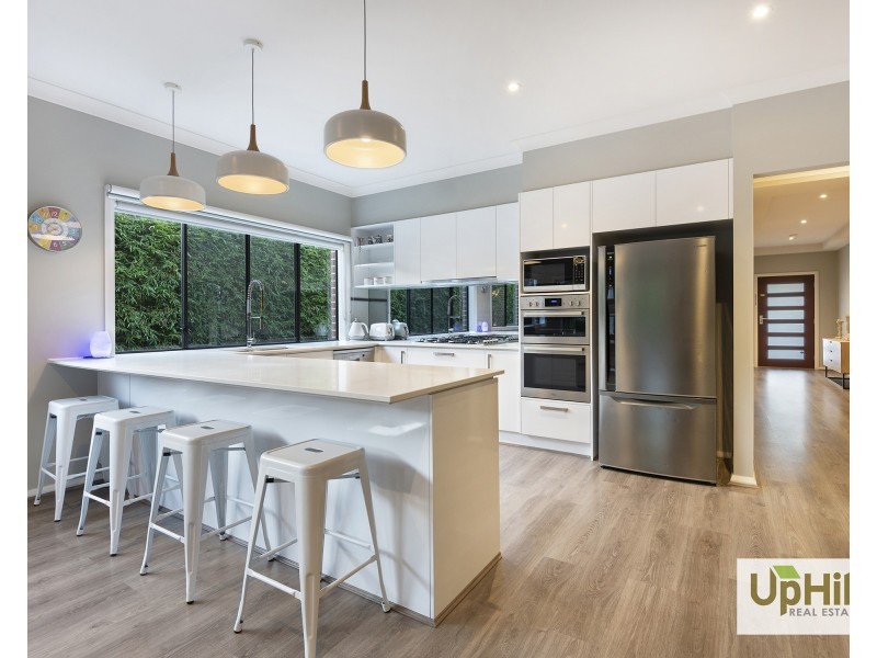33 Hill Farm Drive, Clyde North VIC 3978