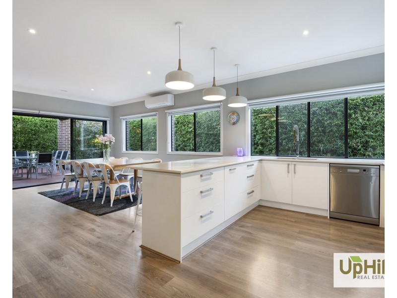 33 Hill Farm Drive, Clyde North VIC 3978
