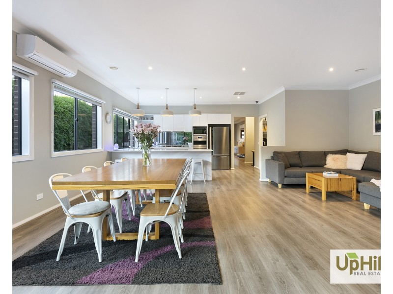 33 Hill Farm Drive, Clyde North VIC 3978