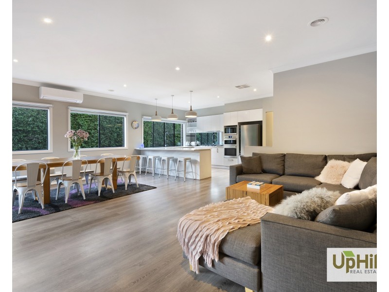 33 Hill Farm Drive, Clyde North VIC 3978