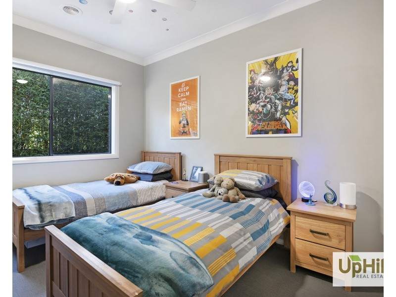 33 Hill Farm Drive, Clyde North VIC 3978