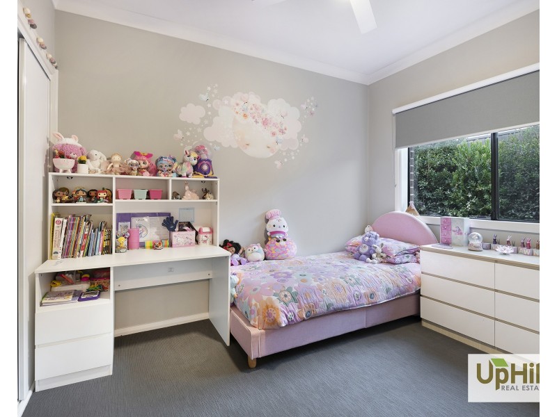 33 Hill Farm Drive, Clyde North VIC 3978