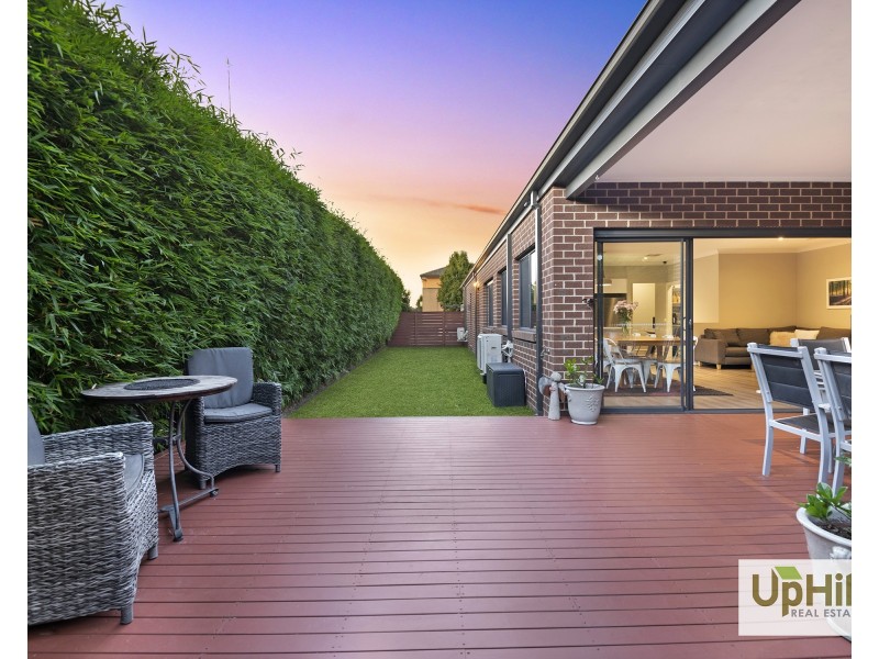 33 Hill Farm Drive, Clyde North VIC 3978