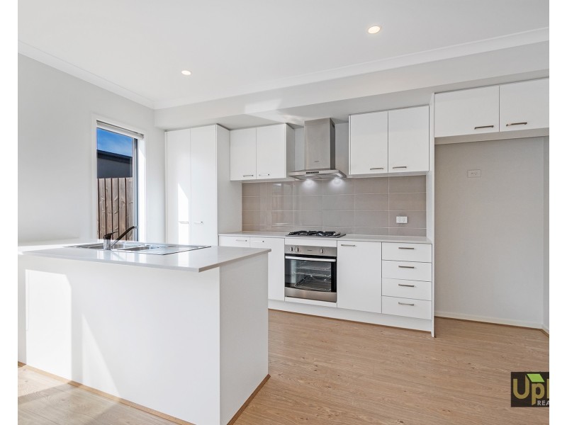 4 Supplejack Walk, Cranbourne North VIC 3977