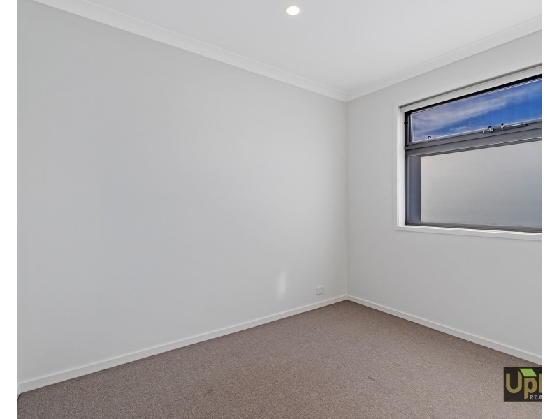 4 Supplejack Walk, Cranbourne North VIC 3977