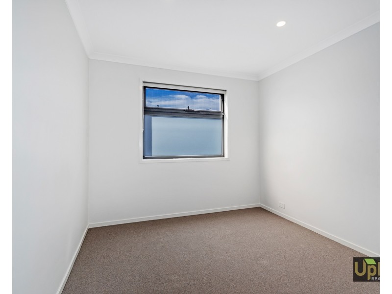 4 Supplejack Walk, Cranbourne North VIC 3977