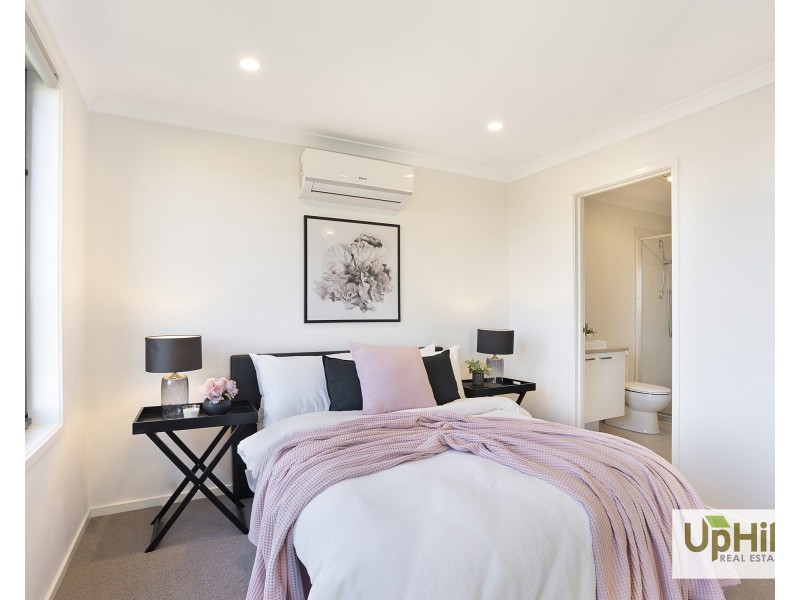 4 Supplejack Walk, Cranbourne North VIC 3977