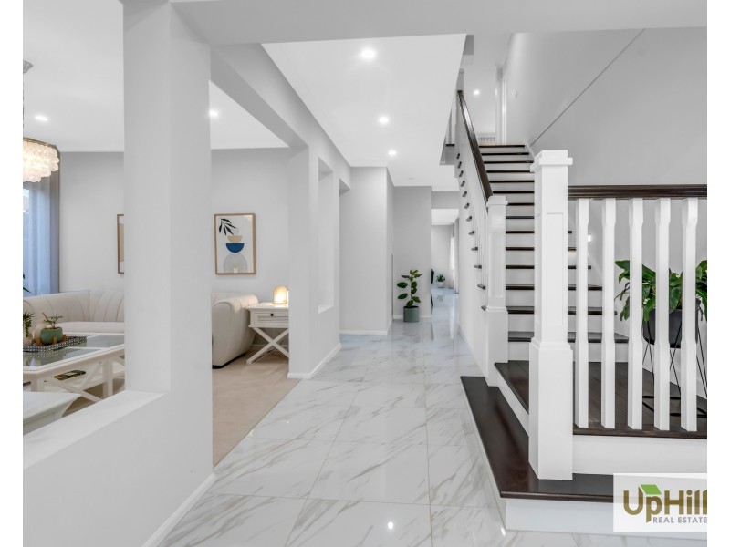 32 Casa Circuit, Clyde North VIC 3978