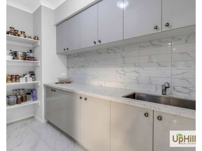 32 Casa Circuit, Clyde North VIC 3978