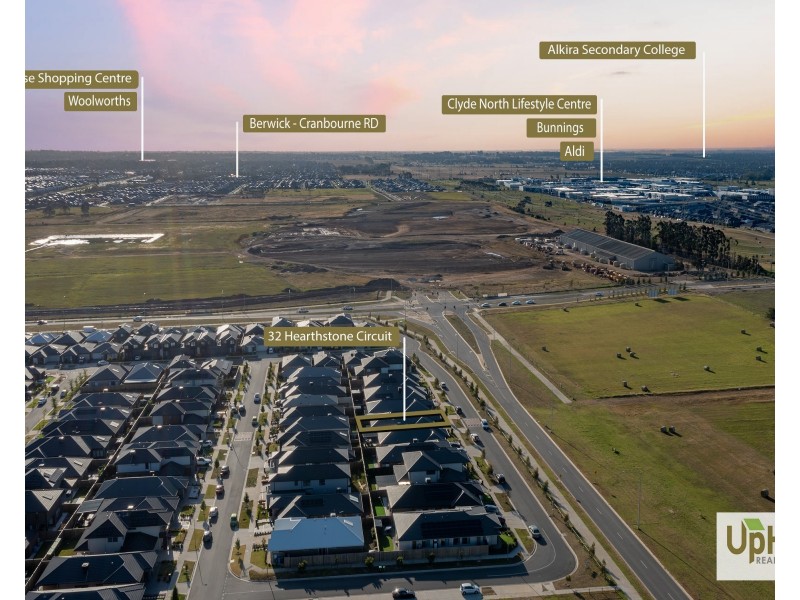 32 Hearthstone Circuit, Clyde North VIC 3978