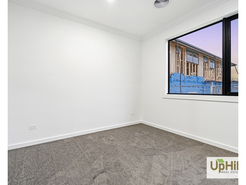 29 Heart Loop, Clyde North VIC 3978