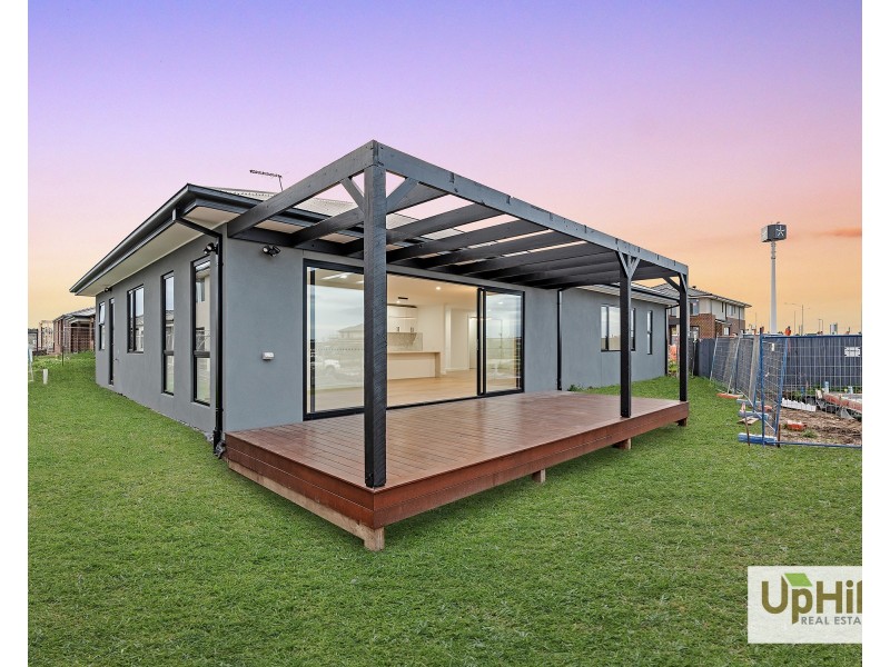 29 Heart Loop, Clyde North VIC 3978