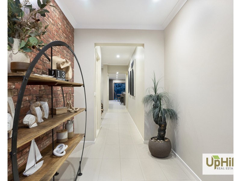 20 Flowerbloom Crescent, Clyde North VIC 3978