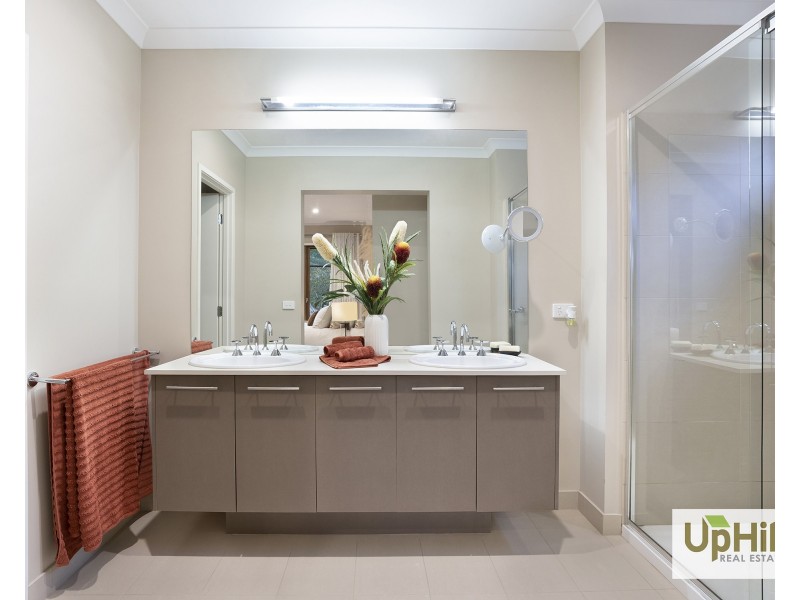 20 Flowerbloom Crescent, Clyde North VIC 3978