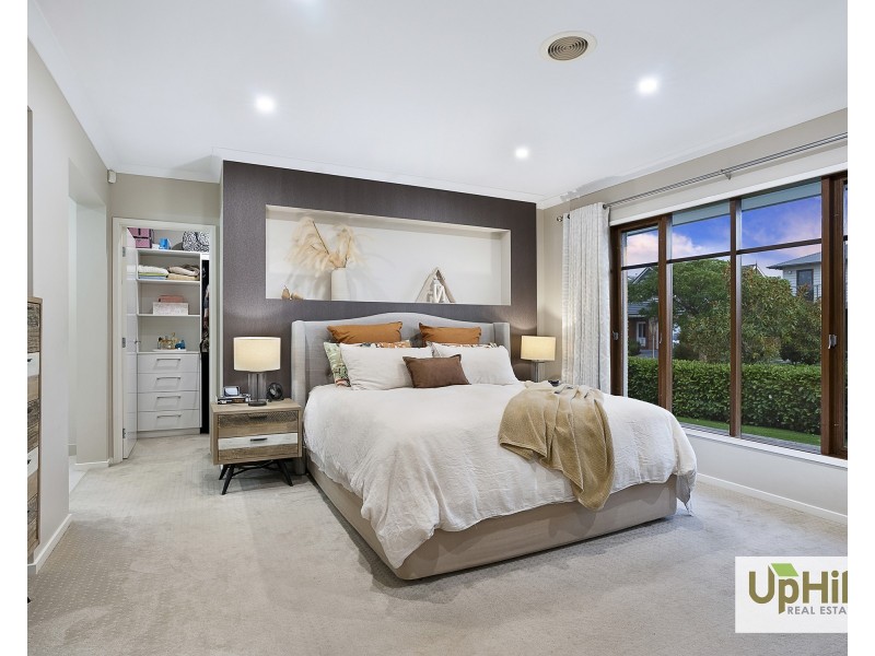 20 Flowerbloom Crescent, Clyde North VIC 3978