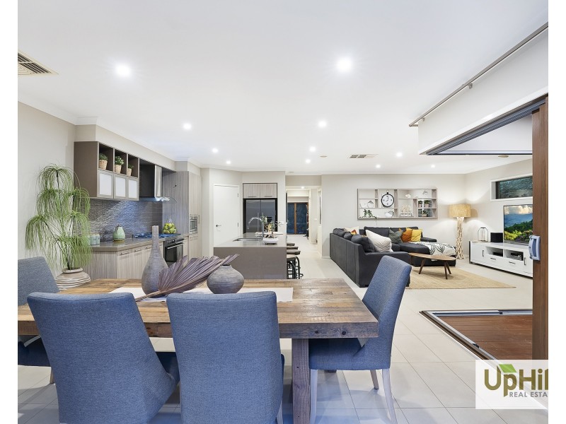 20 Flowerbloom Crescent, Clyde North VIC 3978
