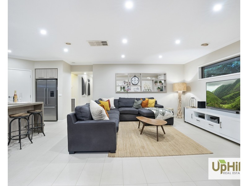 20 Flowerbloom Crescent, Clyde North VIC 3978