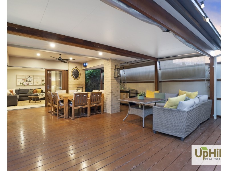 20 Flowerbloom Crescent, Clyde North VIC 3978