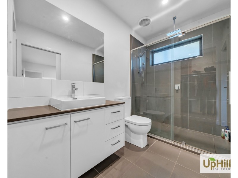 12 Montevideo Lane, Clyde North VIC 3978