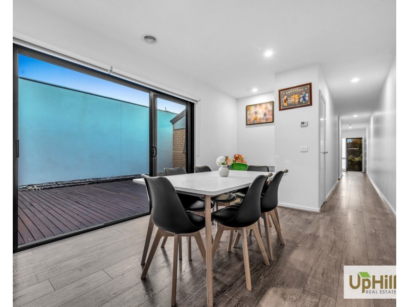 12 Montevideo Lane, Clyde North VIC 3978