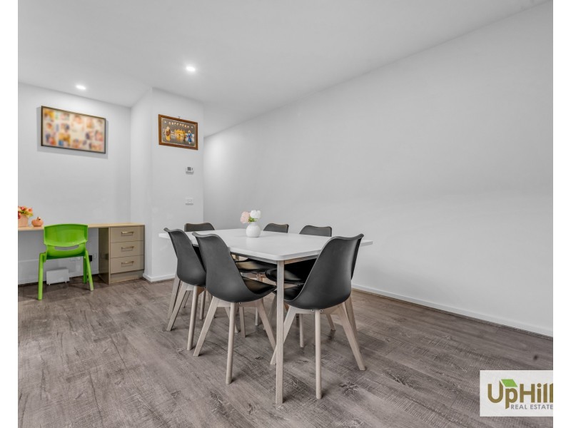 12 Montevideo Lane, Clyde North VIC 3978