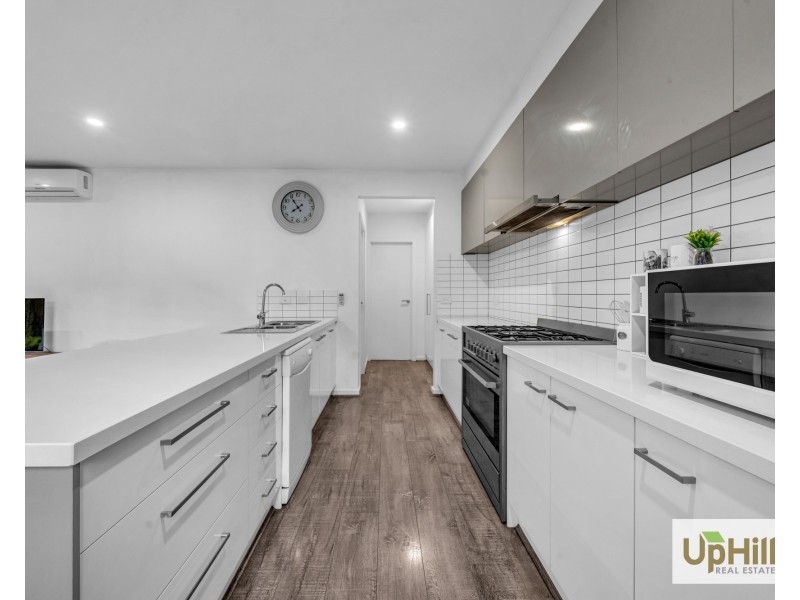 12 Montevideo Lane, Clyde North VIC 3978