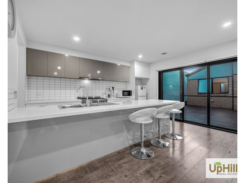 12 Montevideo Lane, Clyde North VIC 3978