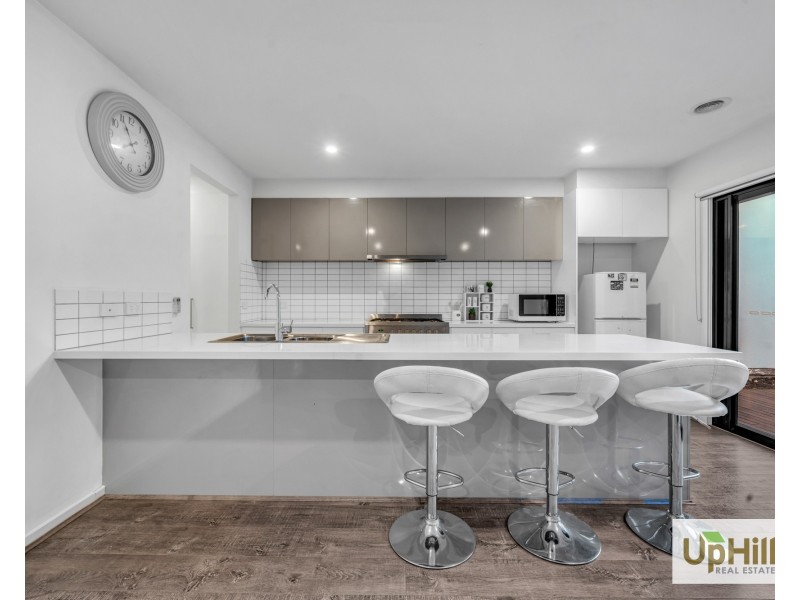 12 Montevideo Lane, Clyde North VIC 3978