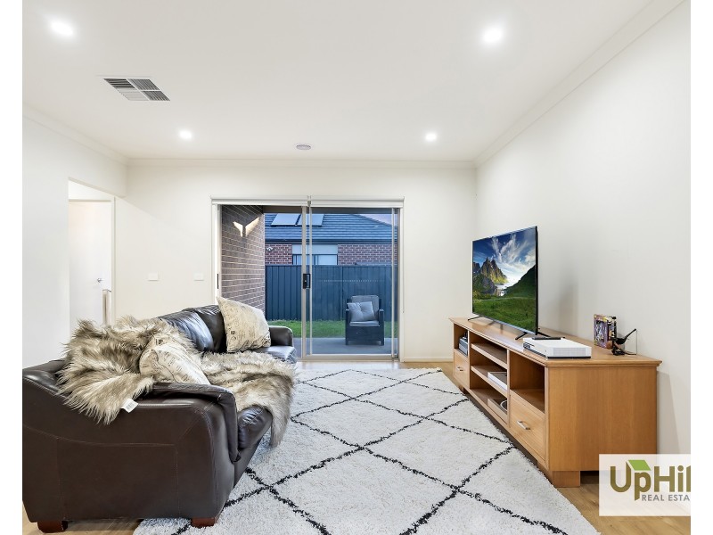 75 Athenaeum Avenue, Clyde North VIC 3978