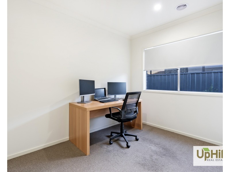 75 Athenaeum Avenue, Clyde North VIC 3978