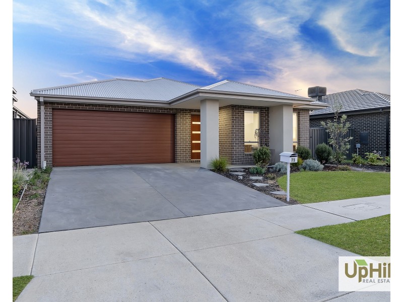 75 Athenaeum Avenue, Clyde North VIC 3978