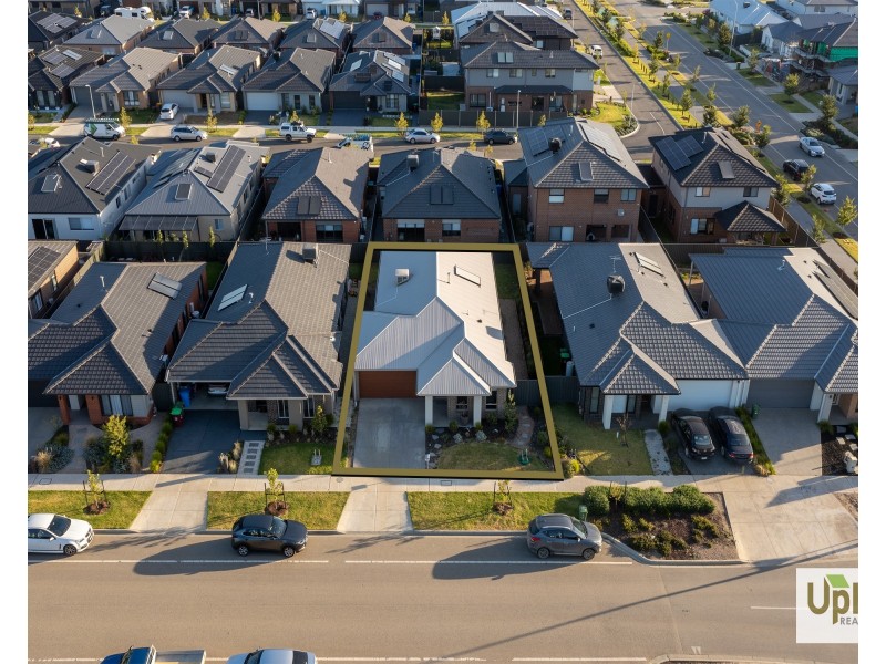 75 Athenaeum Avenue, Clyde North VIC 3978