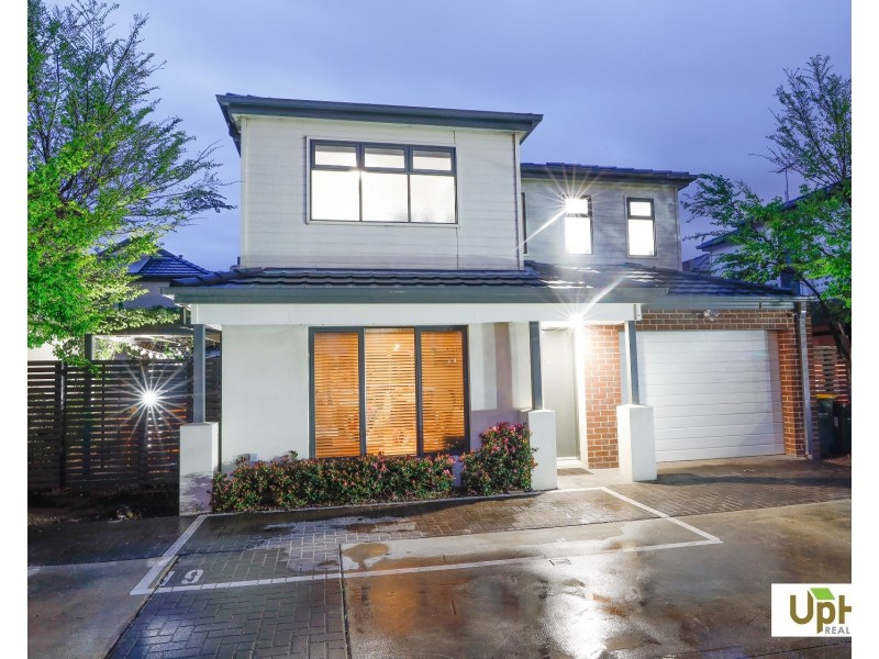 19/17 Golden Elm Way, Lyndhurst VIC 3975