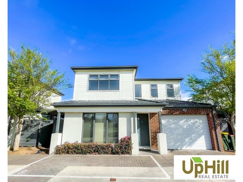 19/17 Golden Elm Way, Lyndhurst VIC 3975