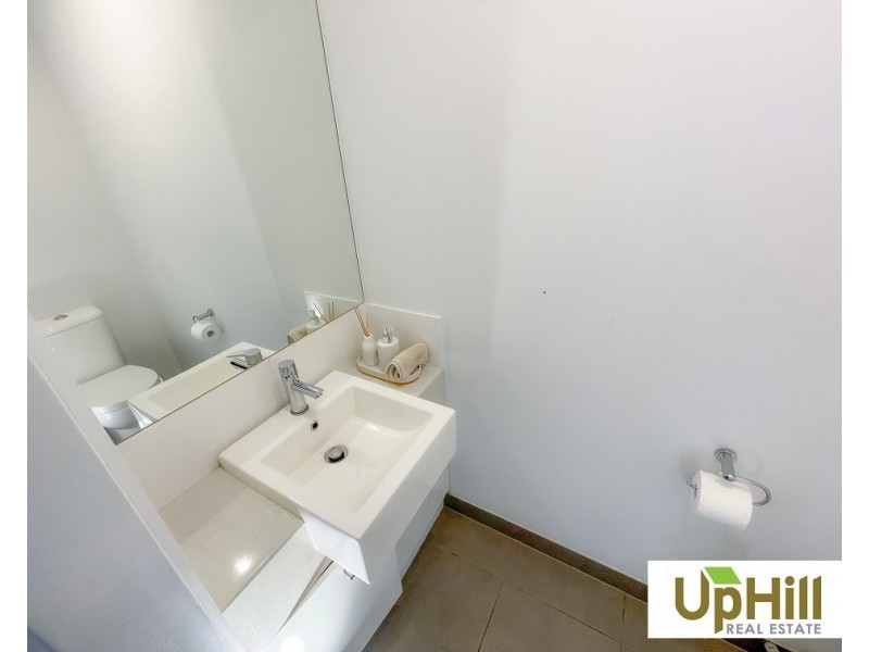 19/17 Golden Elm Way, Lyndhurst VIC 3975