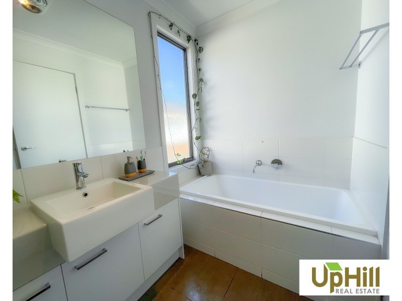 19/17 Golden Elm Way, Lyndhurst VIC 3975