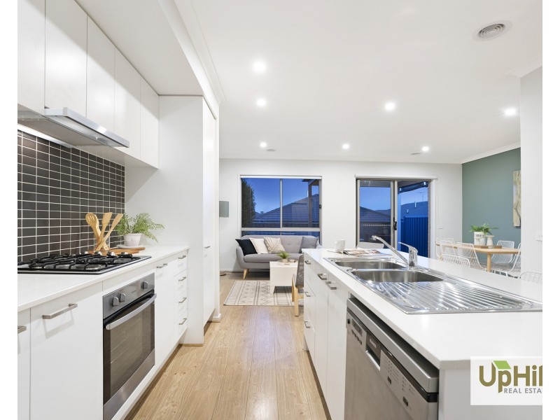 48 Adriatic Circuit, Clyde VIC 3978