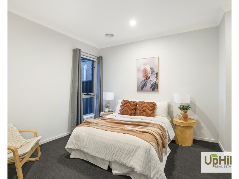 48 Adriatic Circuit, Clyde VIC 3978
