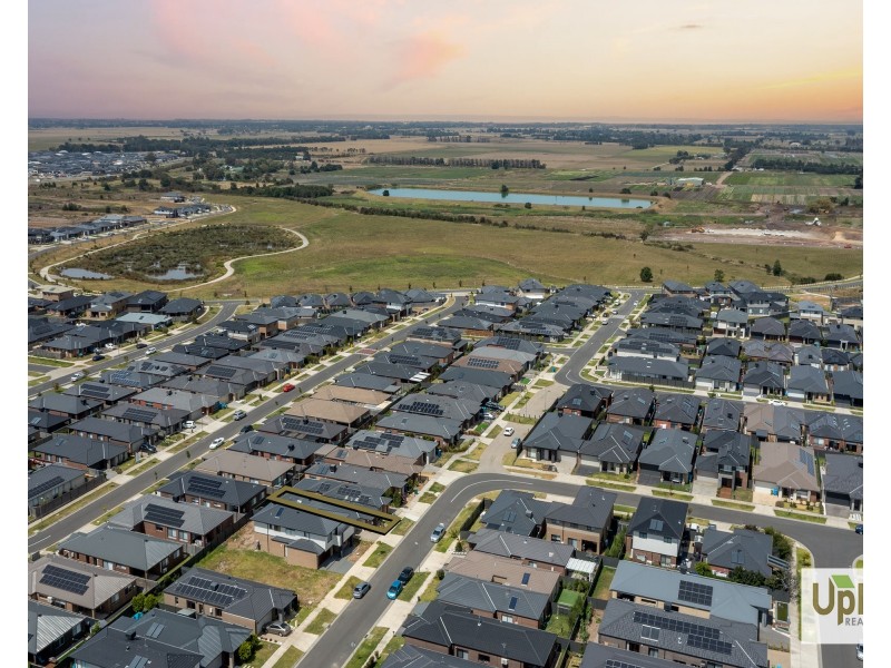 48 Adriatic Circuit, Clyde VIC 3978