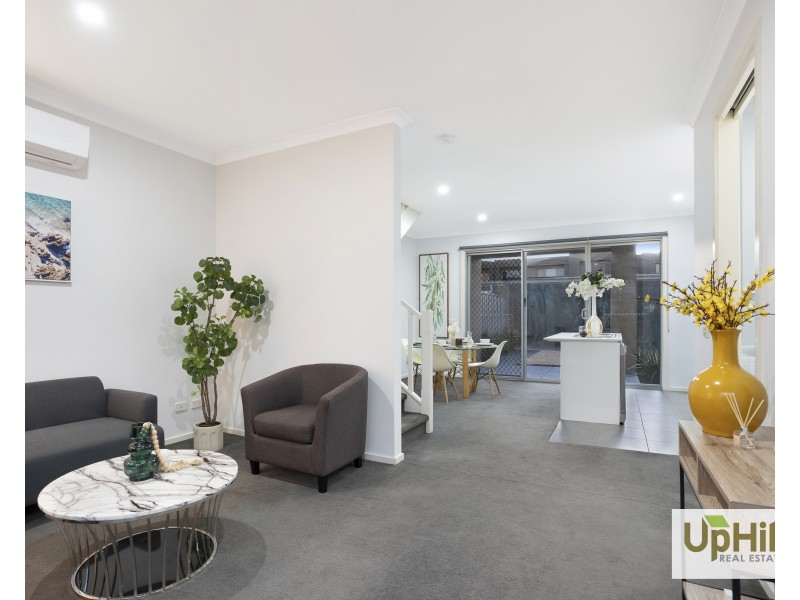 10 Aviara Walk, Cranbourne VIC 3977