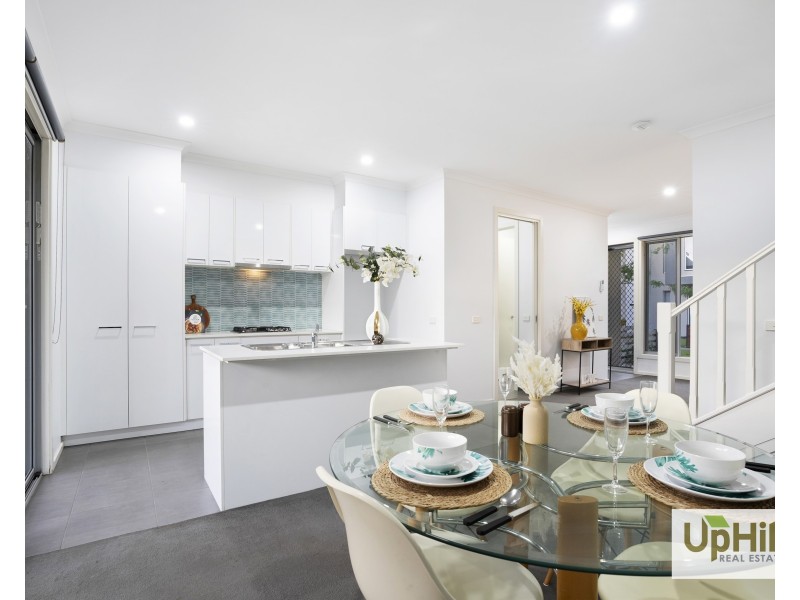 10 Aviara Walk, Cranbourne VIC 3977