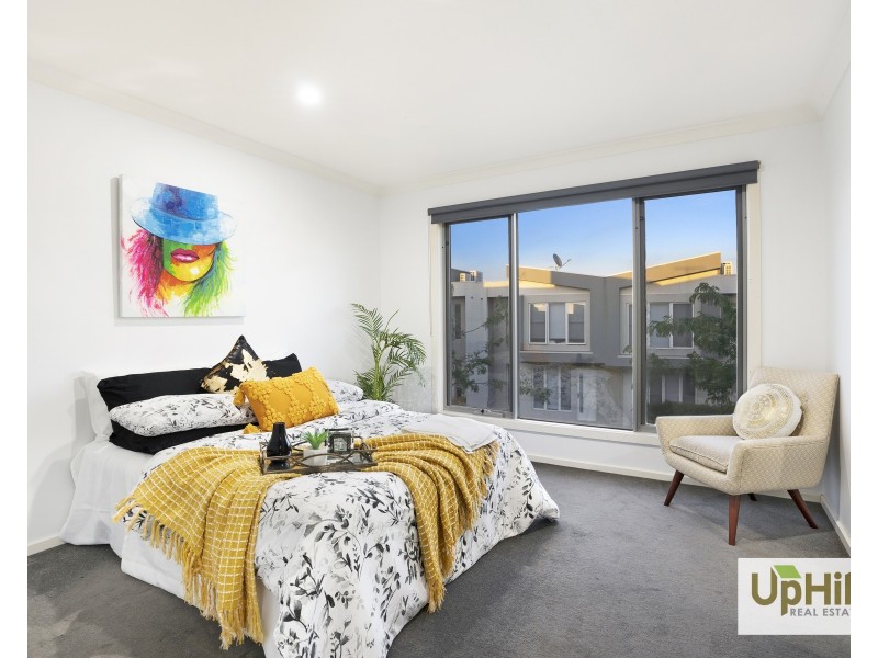 10 Aviara Walk, Cranbourne VIC 3977